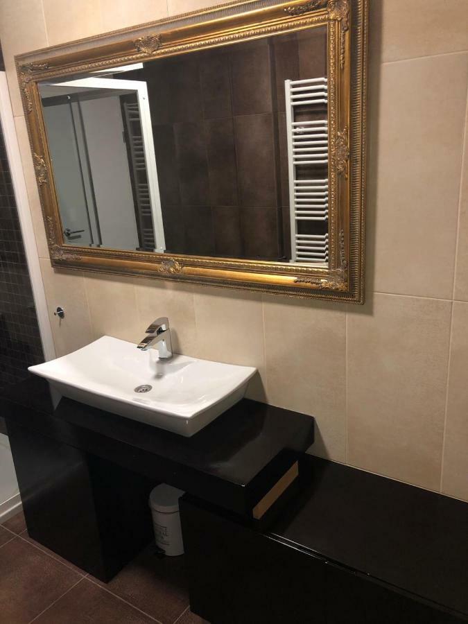 Leticia Hotel Biograd Na Moru Bagian luar foto